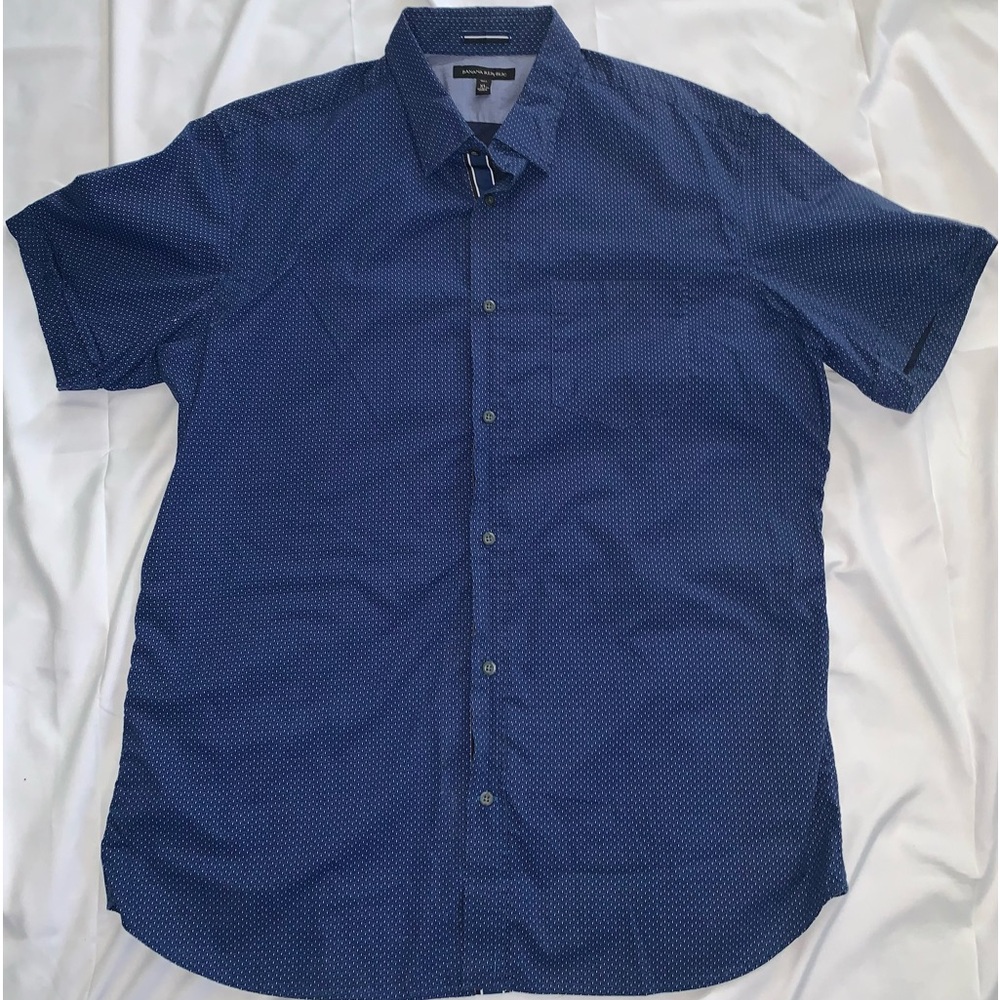 Banana Republic Men’s Tall XL Short Sleeve Button Down Shirt small pattern-blue